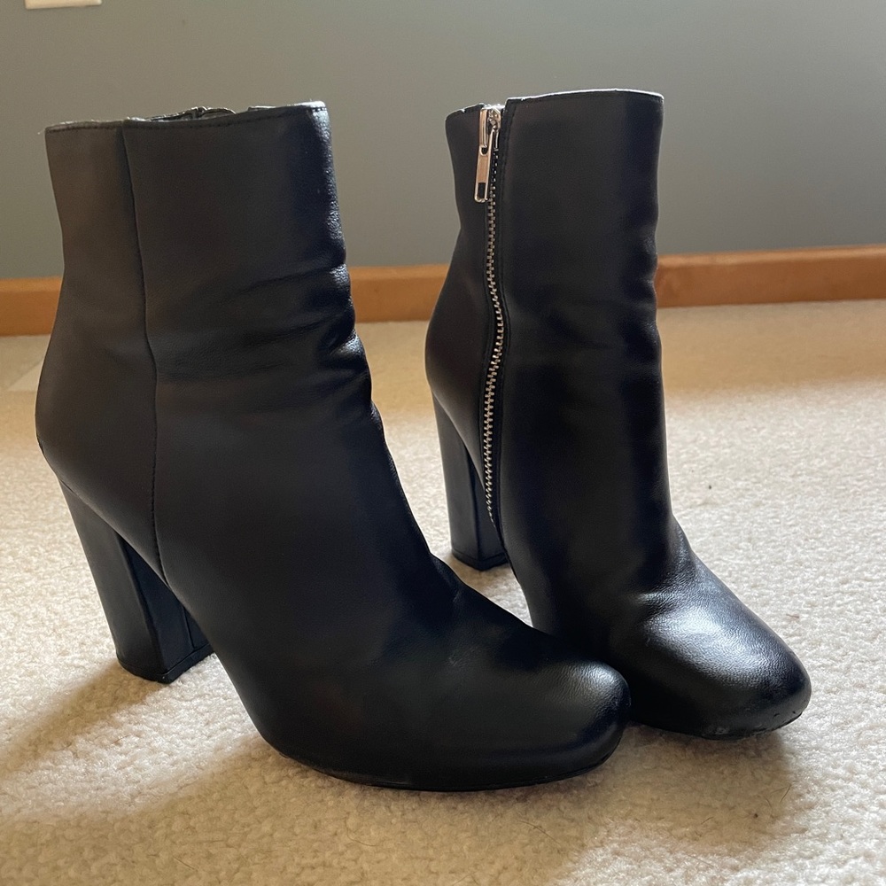 Steve Madden Black Booties - Picture 2 of 6